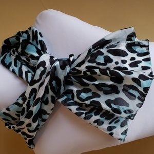 BLUE LEOPARD Made in Italy‎ Vintage SILKY SOFT RECTANGLE SCARF